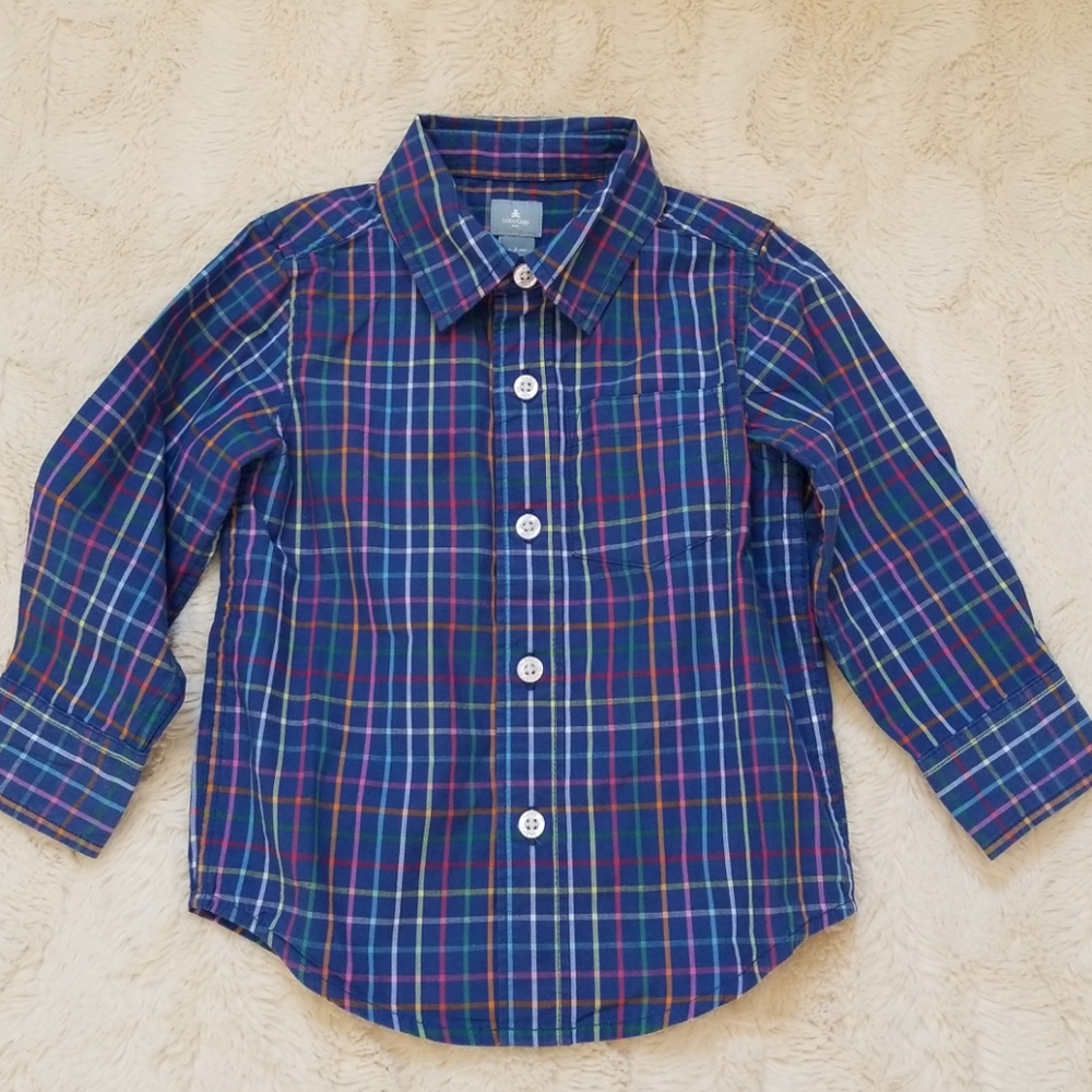 Beautiful babyGAP boys dress shirt. Size 2